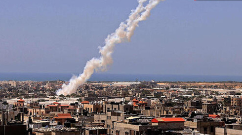 Lanzamiento de cohetes desde Gaza. 