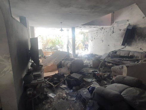 Destrucción en la casa de Ashkelon tras el impacto del cohete lanzado desde Gaza.