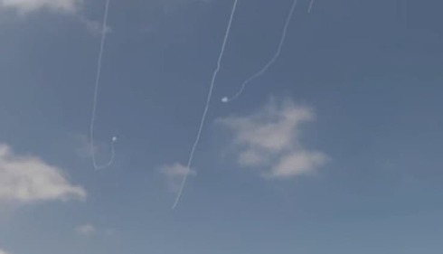 Cúpula de Hierro intercepta cohetes disparados desde Gaza.