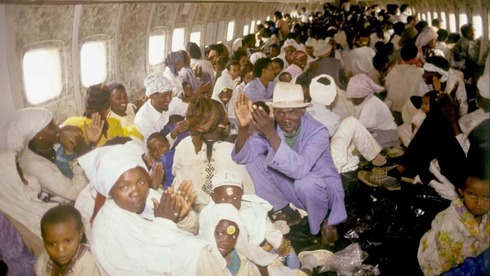 Judíos etíopes en camino a Israel durante la Operación Salomón. 