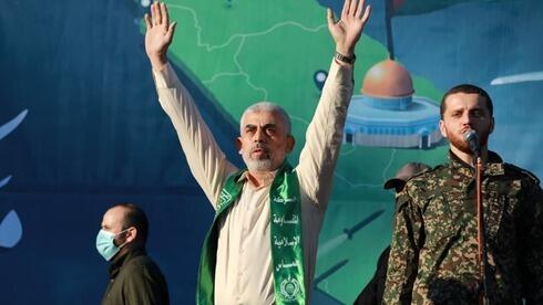 El líder de Hamas, Yahya Sinwar, participó de un memorial por los miembros de Hamas muertos en los combates de mayo. (TPS) El líder de Hamas, Yahya Sinwar, participó de un memorial por los miembros de Hamas muertos en los combates de mayo.