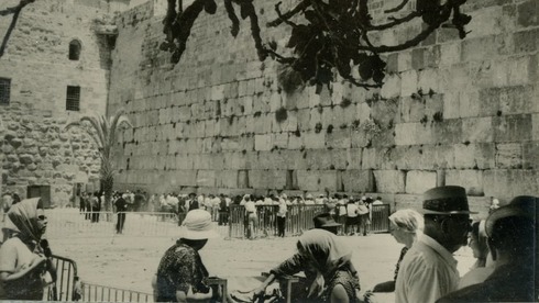 Los israelíes pudieron visitar al Muro de los Lamentos recién en 1967, tras la reunificación de Jerusalem. (Shoshana Levy) Jerusalem 1967