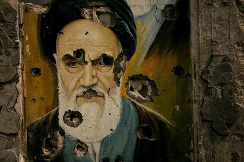 Mohtashamipour fue una figura cercana al difunto líder supremo de Irán, el ayatolá Ruhollah Khomeini. 
