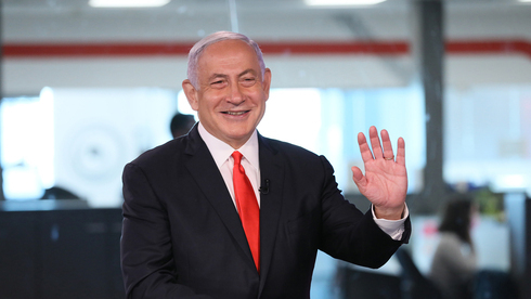 Benjamín Netanyahu en los estudios de Ynet la semana previa a las elecciones de marzo de 2021. 