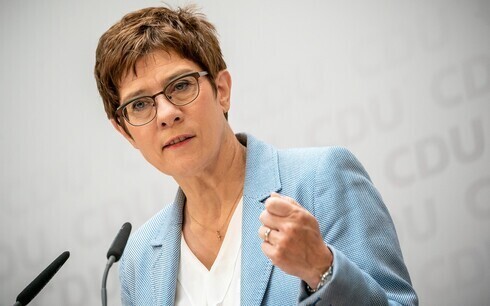Annegret Kramp-Karrenbauer, ministra de Defensa alemana. 