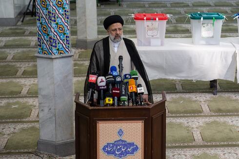 Este viernes, tras emitir su voto, Raisi ofreció una conferencia de prensa en Teherán. 