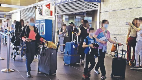 Pasajeros en el aeropuerto Ben-Gurion el martes. 