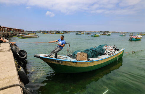 Uno de los trabajadores de la pesca en Gaza. 