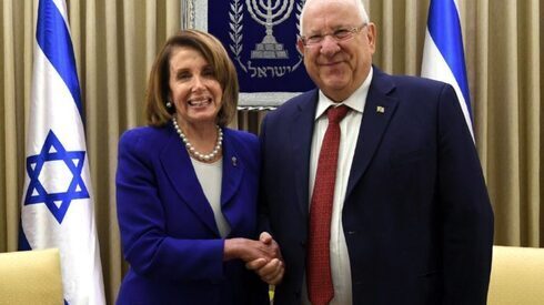 El presidente Reuven Rivlin durante una reunión con la presidenta de la Cámara de Representantes, Nancy Pelosi, en Jerusalem. 