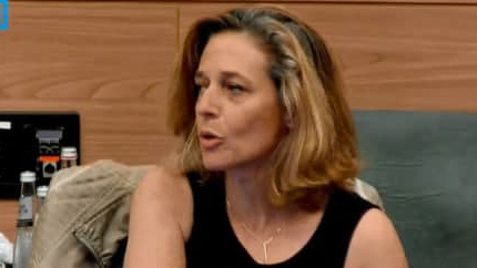 La Dra. Sharon Alroy-Preis habla de la respuesta de Israel al COVID en la Knesset.