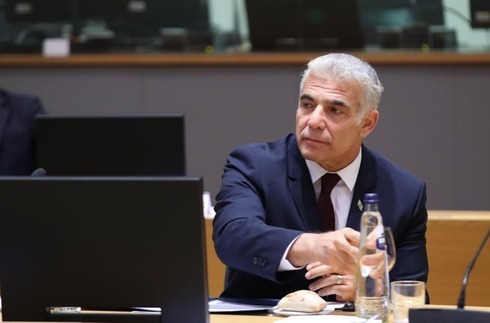 El ministro de Asuntos Exteriores, Yair Lapid, en el Consejo de Asuntos Exteriores de la UE. 