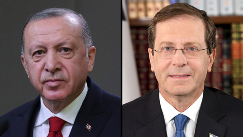 El presidente turco, Recep Tayyip Erdogan, y el presidente israelí, Isaac Herzog. 