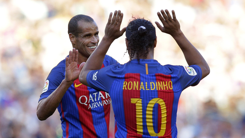Rivaldo y Ronaldinho, dos leyendas del fútbol mundial que jugarán el próximo martes en Israel. (AP) Rivaldo Ronaldinho