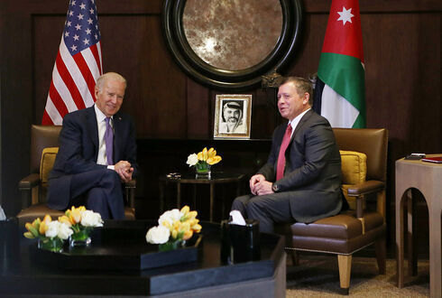El entonces vicepresidente de Estados Unidos, Joe Biden, se reúne con el rey de Jordania, Abdalá II, en la capital jordana, Ammán, en 2016. (Getty Images) El entonces vicepresidente de Estados Unidos, Joe Biden, se reúne con el rey de Jordania, Abdalá II, en la capital jordana, Ammán, en 2016.
