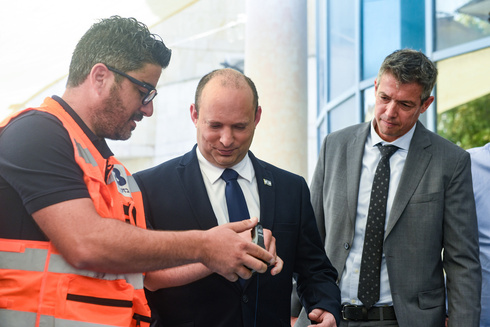 Visita del primer ministro Naftalí Bennett a la Galilea antes de los ataques desde el Líbano. (Rami Shlosh) Visita del primer ministro Naftalí Bennett a la Galilea antes de los ataques desde el Líbano.