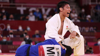Momento de la victoria del japonés Takanori Nagase en la final de judo. 