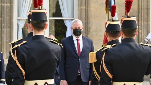 El ministro de Defensa Benny Gantz en París antes de su reunión con su homóloga francesa Florence Parly. 