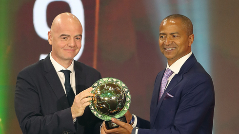 Katumbi recibe el premio al presidente del club de fútbol más destacado de Áfrico