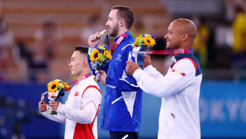 Artem Dolgopyat venció al español Rayderley Miguel Zapata y al chino Xiao Ruoteng, plata y bronce respectivamente. 