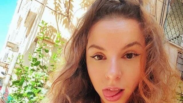 Neta Rudich, de 25 años, denunció la situación que vivió en el Centro Dizengoff de Tel Aviv. 