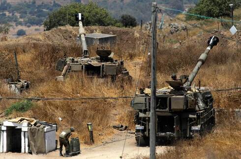 Fuerzas israelíes cerca de Kiryat Shmona tras los ataques desde el Líbano.