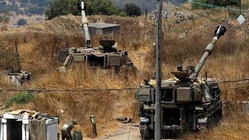 Fuerzas israelíes cerca de Kiryat Shmona tras los ataques desde el Líbano.