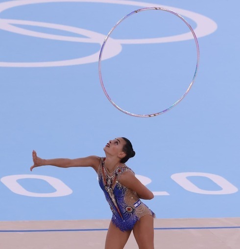 La gimnasta israelí en acción. 