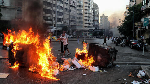 Protesta por la escasez de combustible llevada a cabo en Beirut en julio.