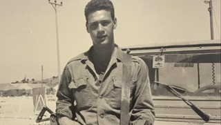 Adi Finkels en sus días en el Ejército de Israel. 