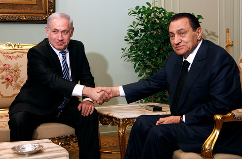 En 2011, el entonces primer ministro de Israel, Benjamín Netanyahu, se encontró con el presidente de Egipto, Hosni Mubarak. 