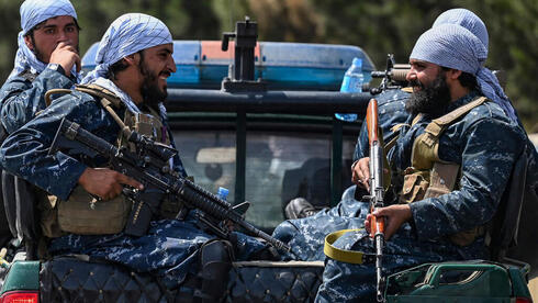 Combatientes talibanes en Kabul.