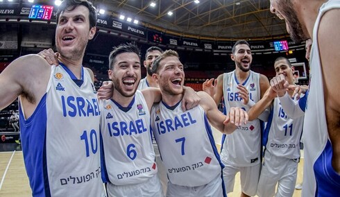 La selección israelí de baloncesto busca clasificar a la Copa del Mundo 2023. 