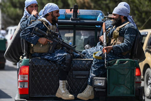 Combatientes talibanes en Kabul. 