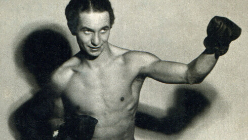 Tadeusz Pietrzykowski, boxeador polaco en el campo de concentración y exterminio de Auschwitz. Tadeusz Pietrzykowski, boxeador polaco en el campo de concentración y exterminio de Auschwitz.