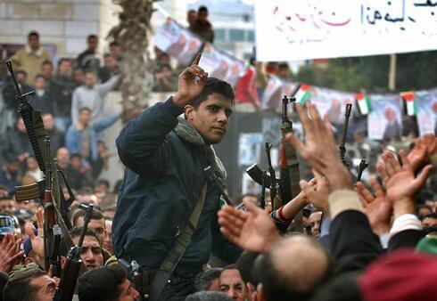 Zakaria Zubeidi, durante su etapa como líder de la Brigada de los Mártires de Al Aqsa. 