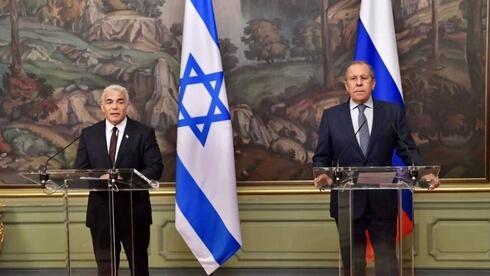 Lapid y su homólogo ruso Sergei Lavrov  dieron una declaración conjunta en Moscú. 