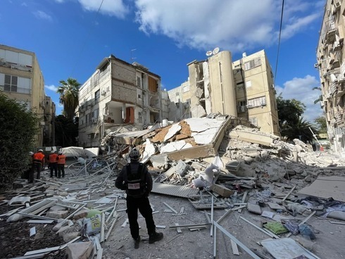 Secuelas del colapso de un edificio residencial en Holón. 