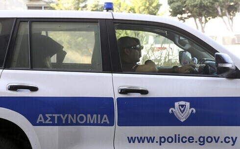 Móvil policial en Chipre. 