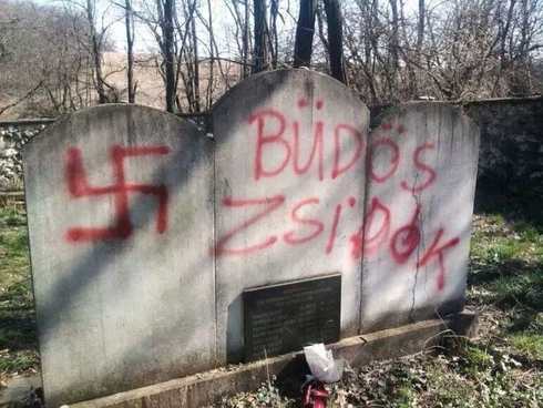 Un cementerio judío profanado en Budapest, en 2014. 