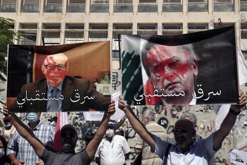 Figuras políticas libanesas, acusados de corrupción, son el foco de las protestas en el Líbano. 