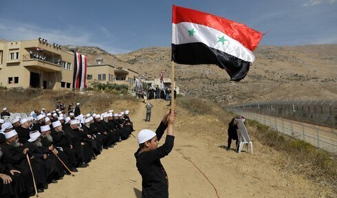 Habitantes drusos de los Altos del Golán durante una manifestación de apoyo al presidente sirio Bashar Al-Assad en Majdal Shams.