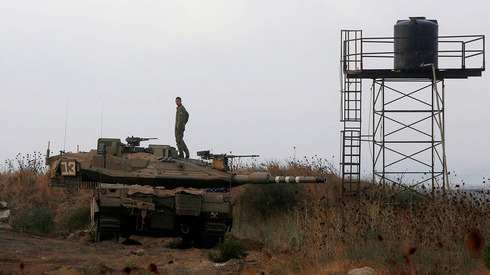 Un tanque israelí cerca de la frontera con Siria en los Altos del Golán.