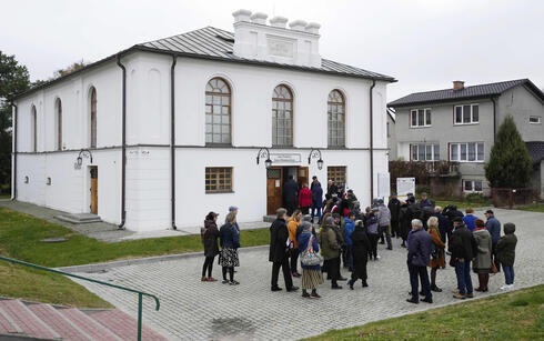 La renovada sinagoga de Wojslawice, Polonia. 