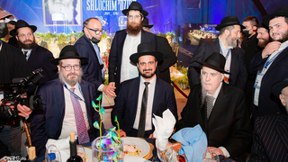 El gran rabino de Irán, Yehuda Garami, fue honrado en la conferencia de Jabad Lubavitch en Nueva York.