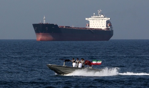Fuerzas navales iraníes en el estrecho de Hormuz. 