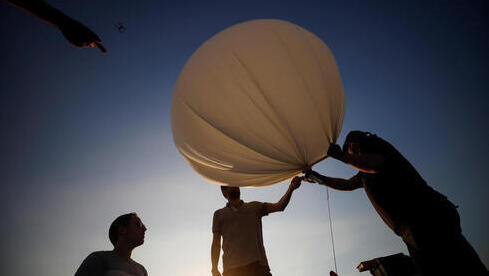 Una startup israelí trabajo con globos para capturar carbono directamente de la atmósfera. 