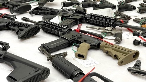 Mayor incautación de armas ilegales de la historia de Israel. (Portavoz de la policía) Mayor incautación de armas ilegales de la historia de Israel.