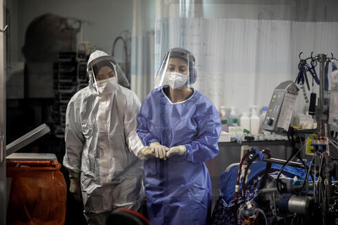 Sala de coronavirus en el Centro Médico Sheba. 