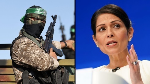 Priti Patel (der.) designó a los militantes de Hamás (izq.) como organización terrorista. 