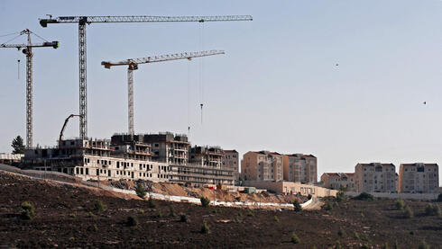 Construcción de viviendas en el asentamiento de Givat Zeev, Jerusalem, ubicado cerca de Cisjordania. (AFP) Construcción de viviendas en el asentamiento de Givat Zeev, Jerusalem, cerca de Cisjordania.